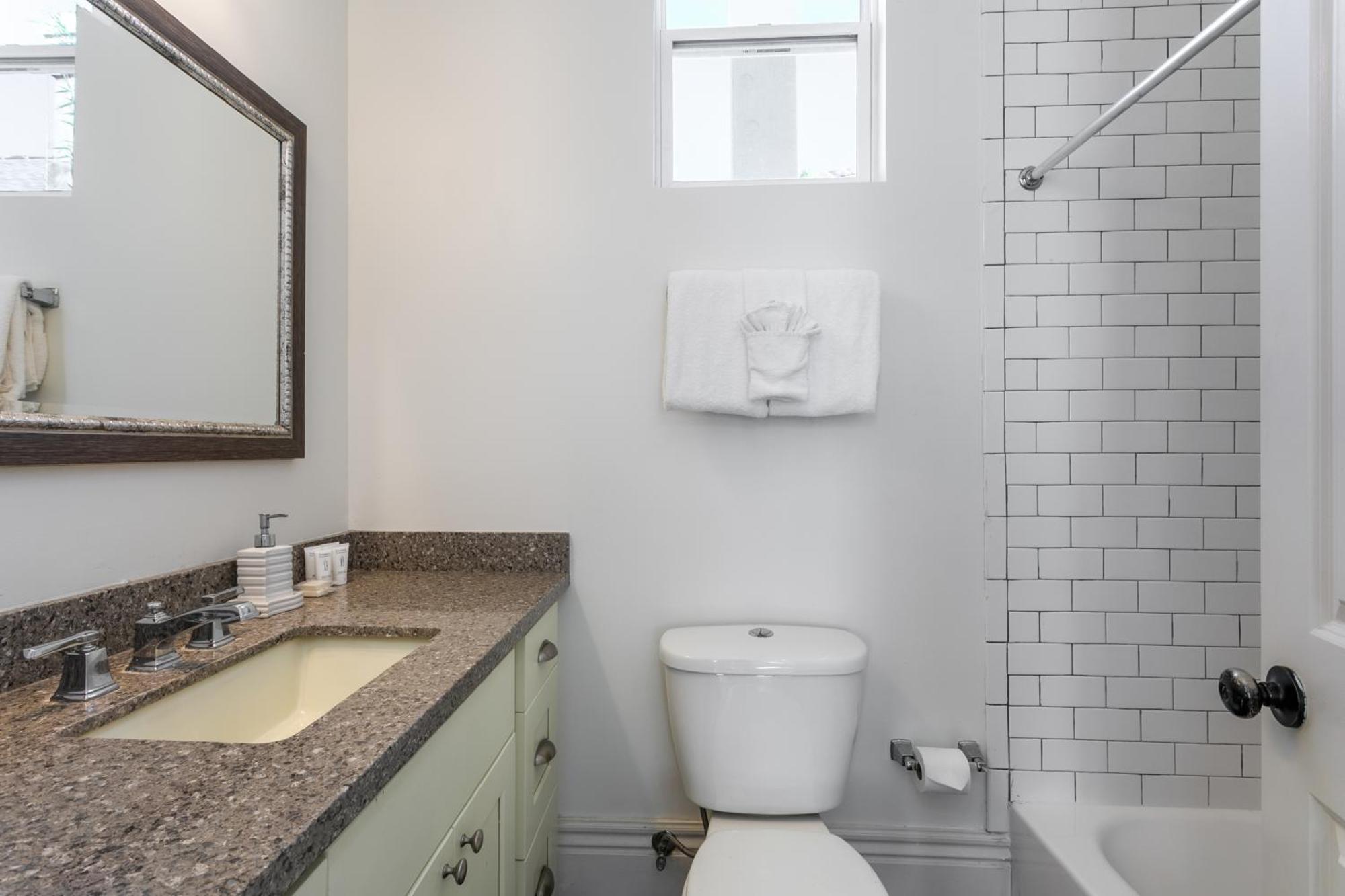 Апартаменты Charming 2Br On Carondelet By Hosteeva Новый Орлеан Экстерьер фото